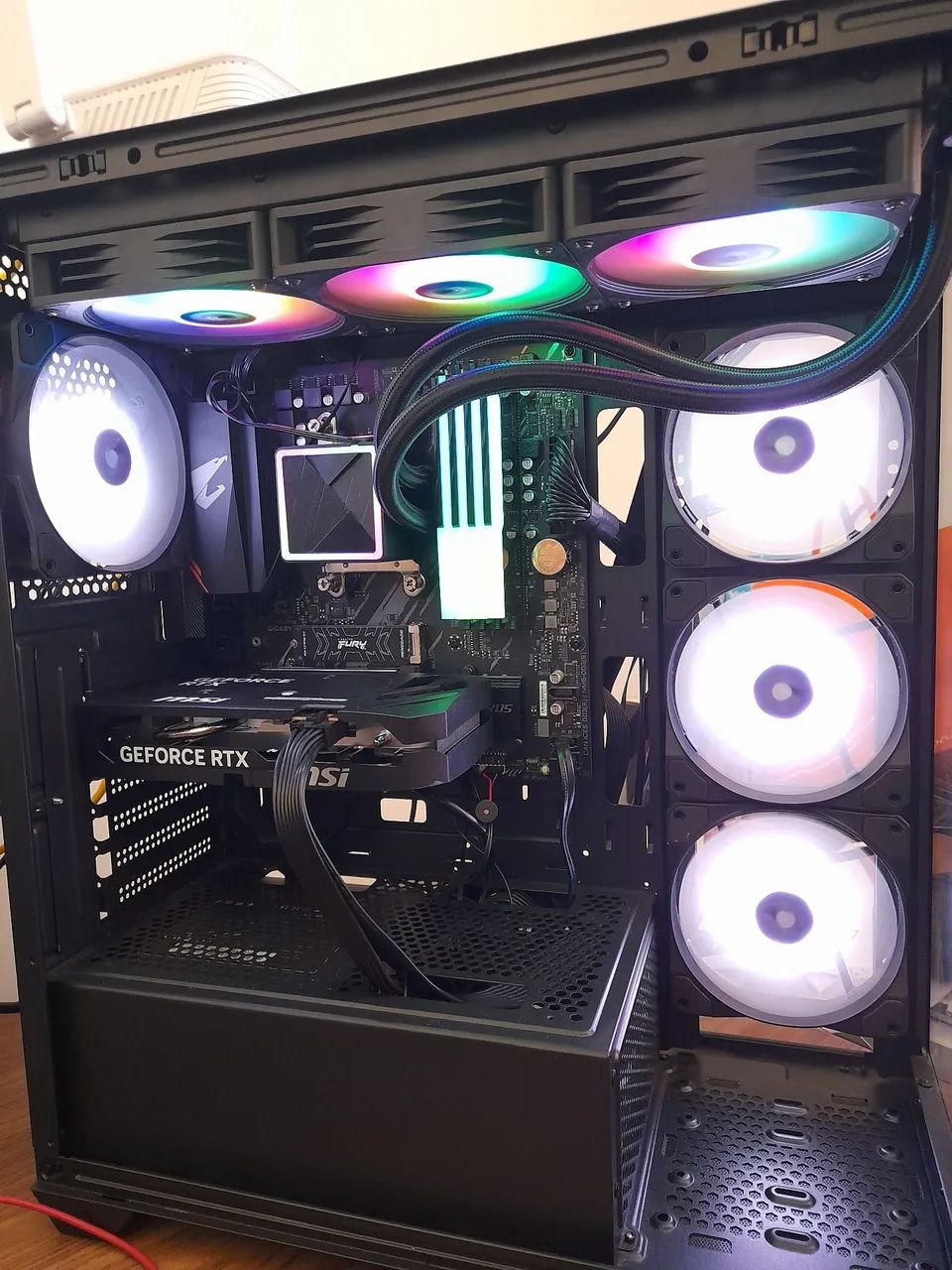 PC GAMER R7 5700X + 5060