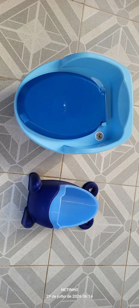Troninho Musical Infantil e Mictório Azul - Foto 2