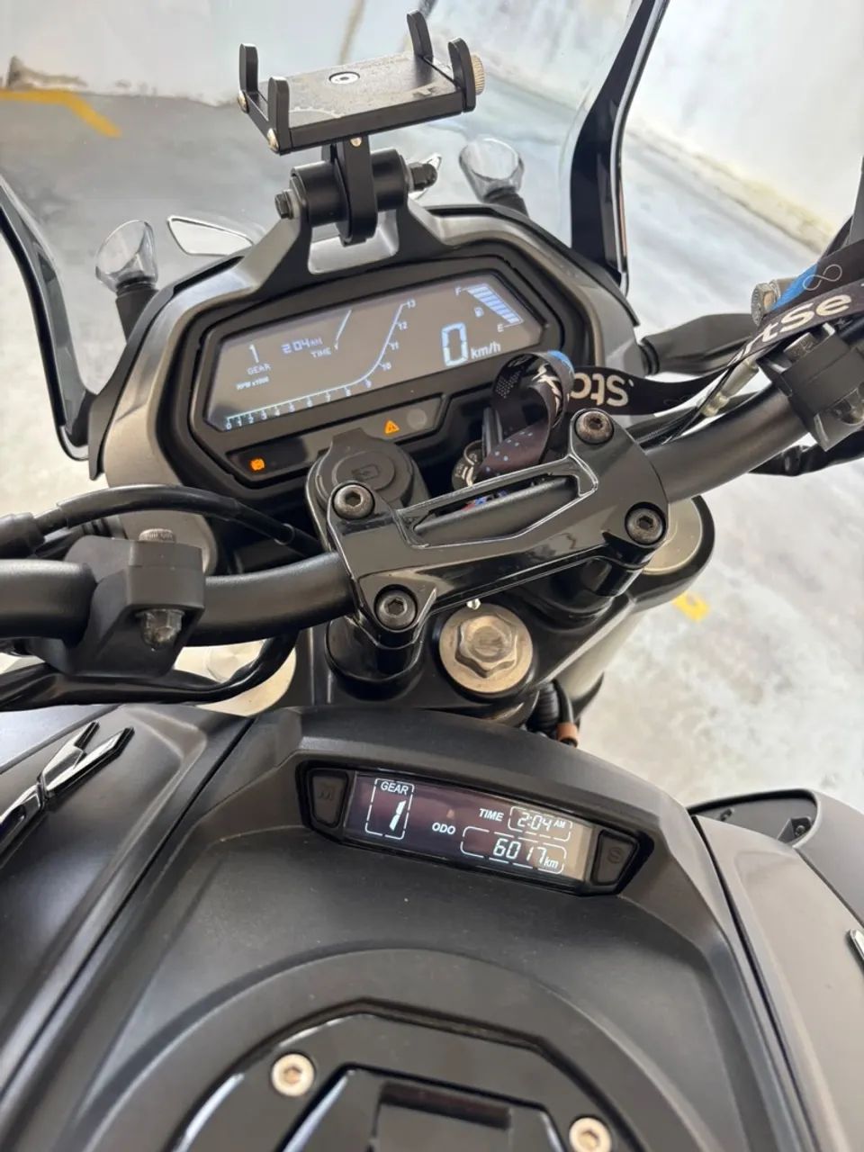 Bajaj Dominar 400 2024 - Foto 4