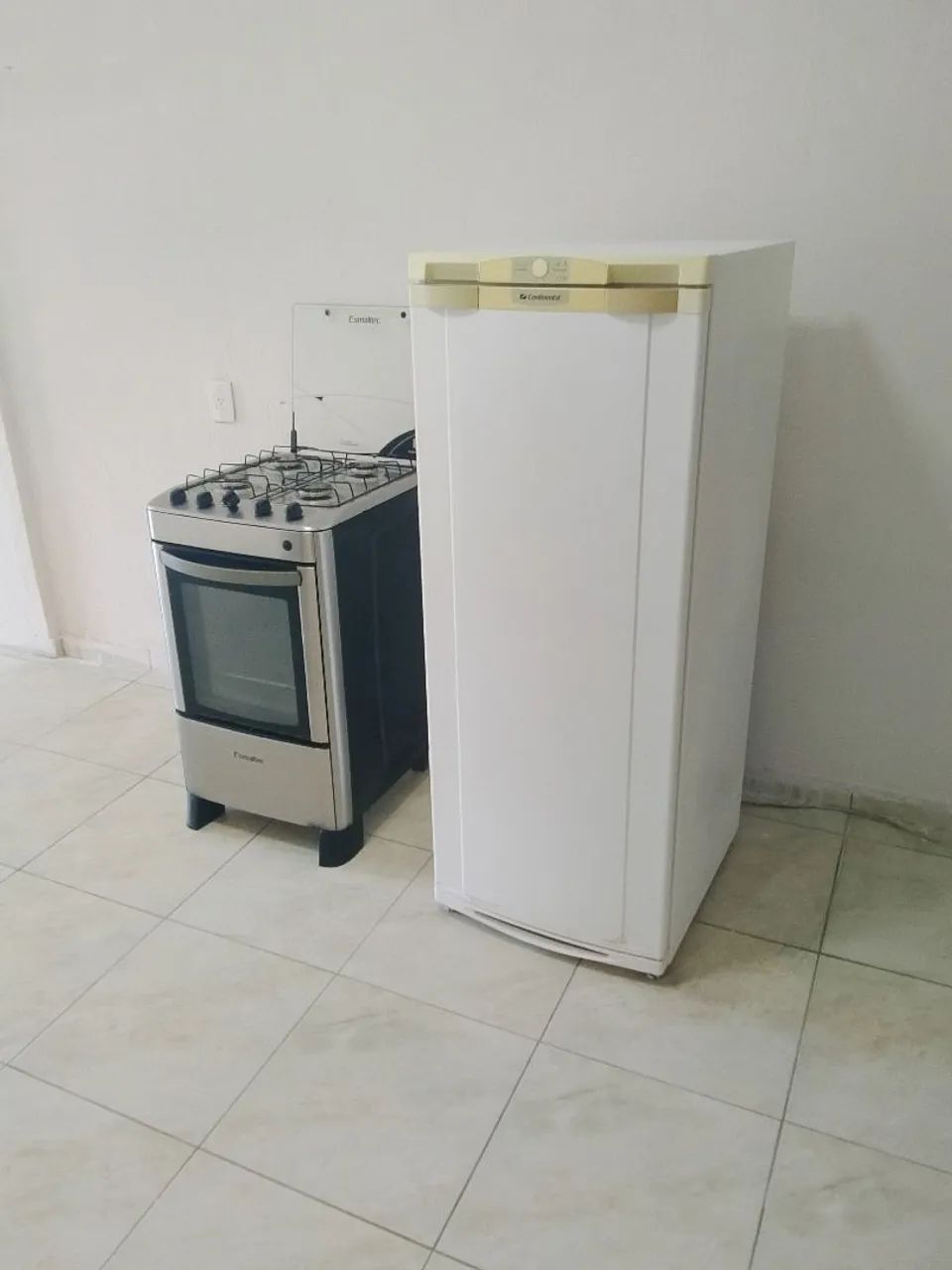 vende-se geladeira e fogão combo  - Foto 3