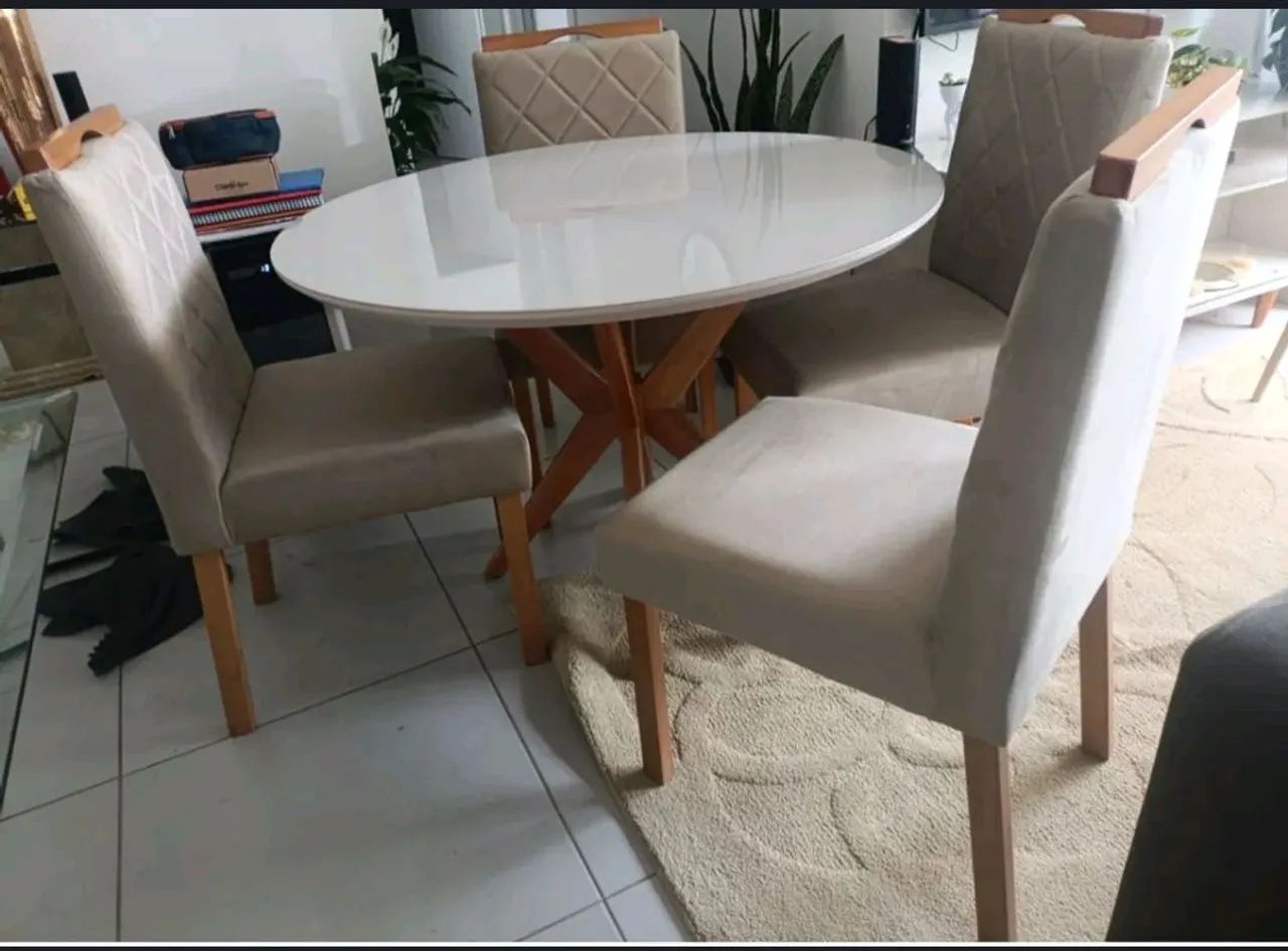 Mesa de jantar legacy com 4 cadeiras em madeira 