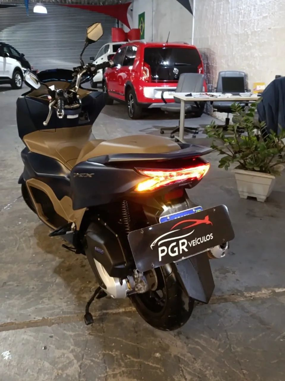 PCX DLX 2024 muito nova - Foto 3