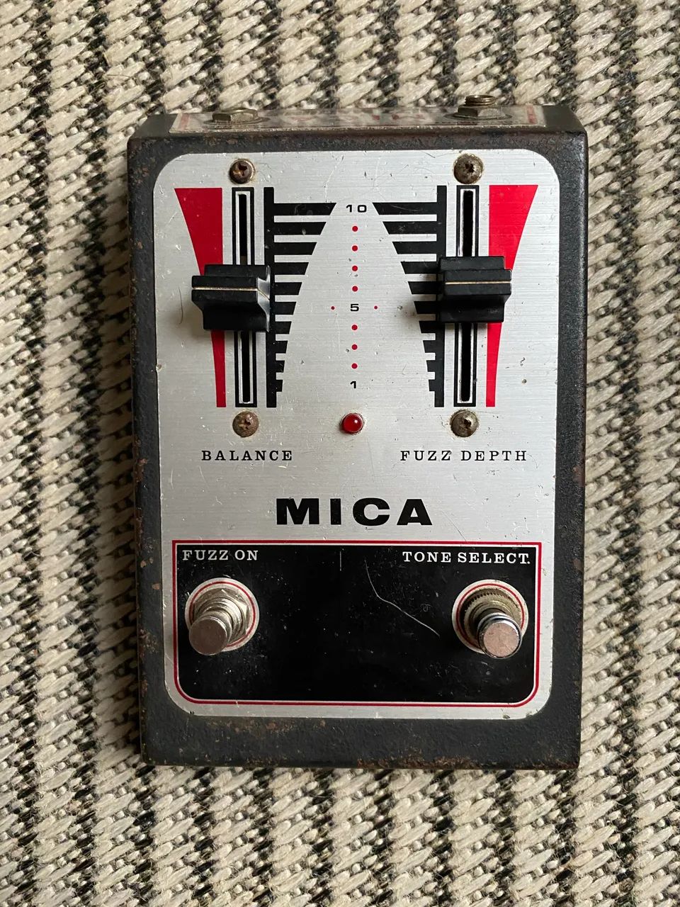 Pedal Mica Fuzz Machine