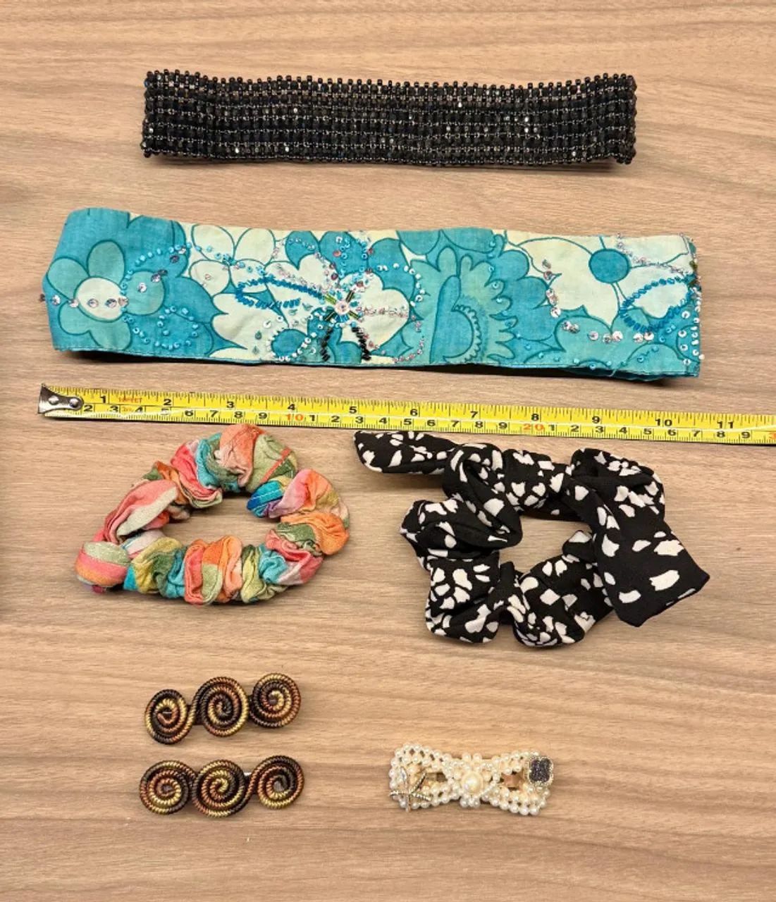 Kit para cabelo: 2 faixas, 2 fru-fru, 3 presilhas  - Foto 2
