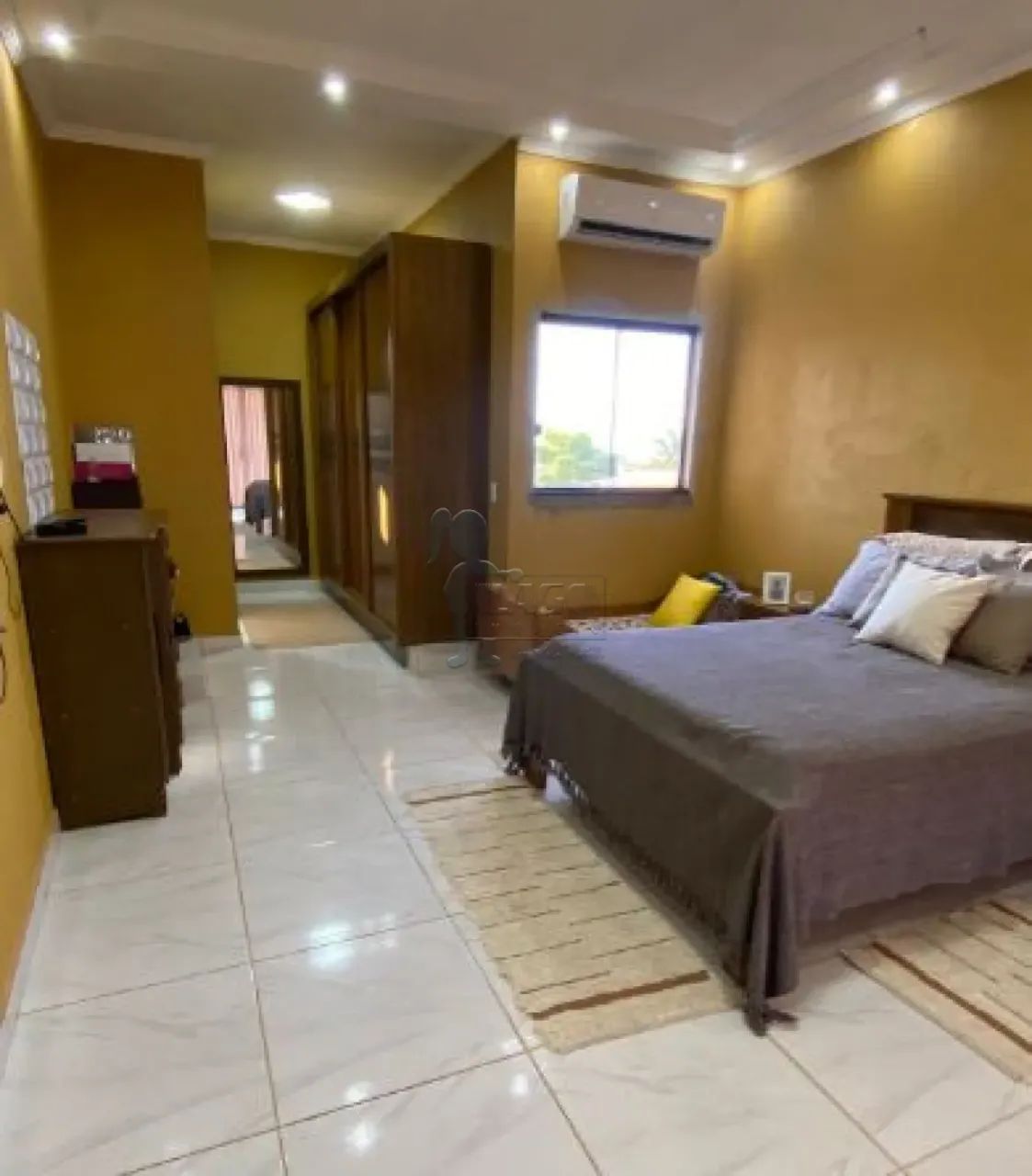Excelente casa com salão comercial em bairro de crescimento. - Foto 4