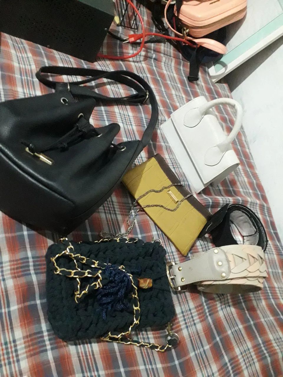 Bolsas e cintos. Lote - Foto 3