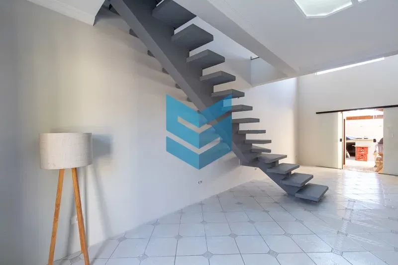 Casa com 3 dormitórios à venda, 240 m² - Vila Hortência - Foto 2