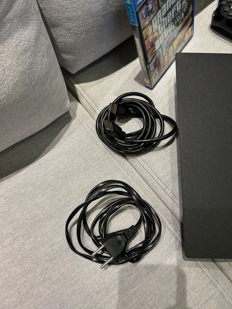 PS4 Pro 4K 1TB COM 3 CONTROLES SEM DETALHES  - Foto 5