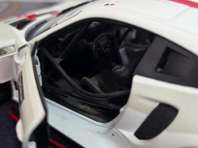 Porsche 911 RSR 1:24 - BBurago - Foto 3
