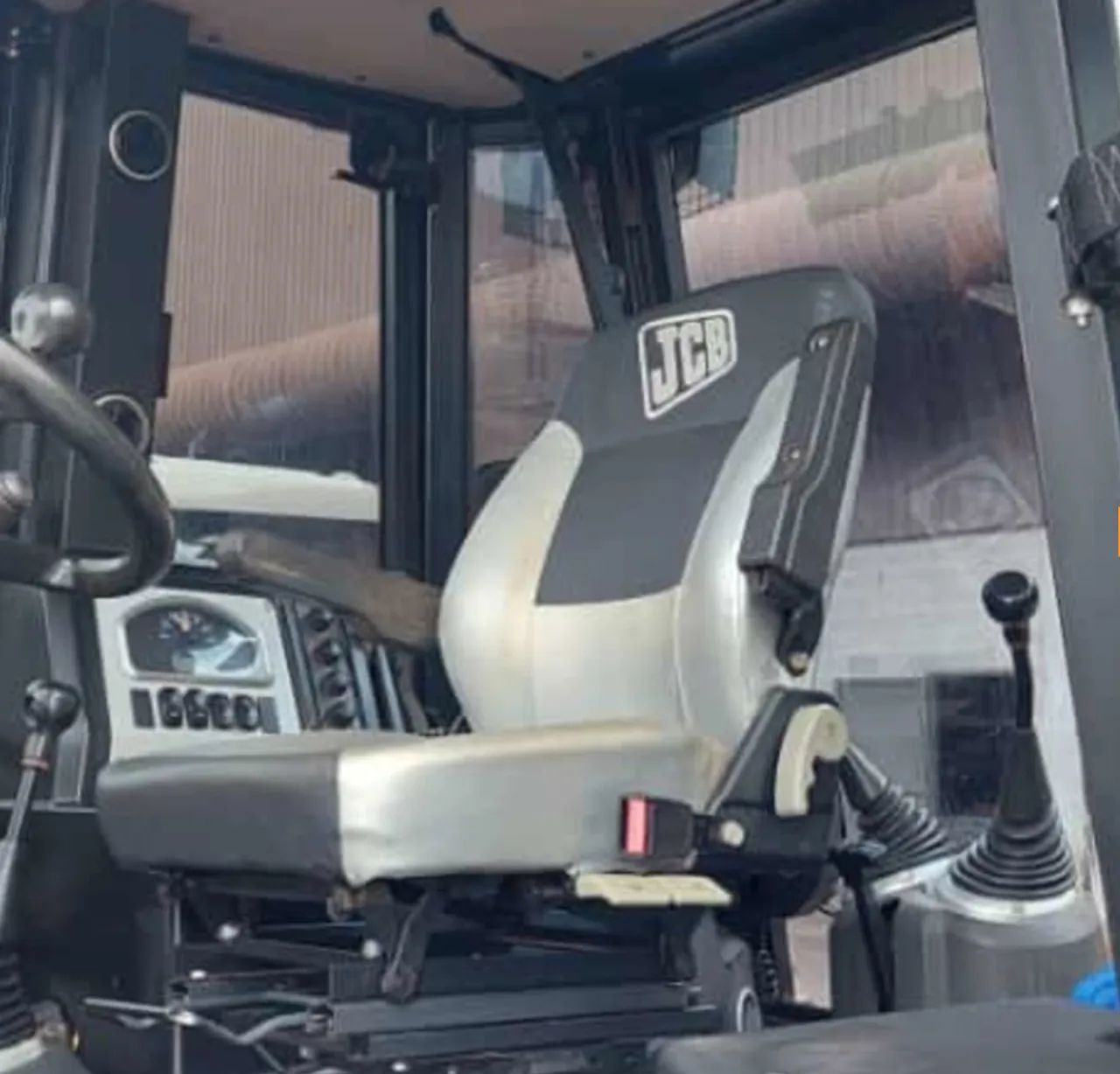 RETROESCAVADEIRA JCB 3CX 2014 - Foto 4