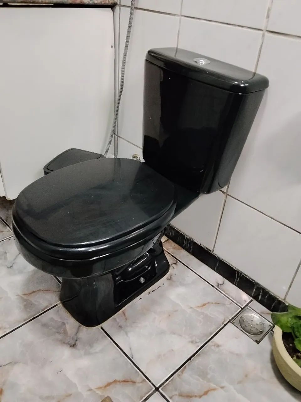 Vaso sanitário preto Deca