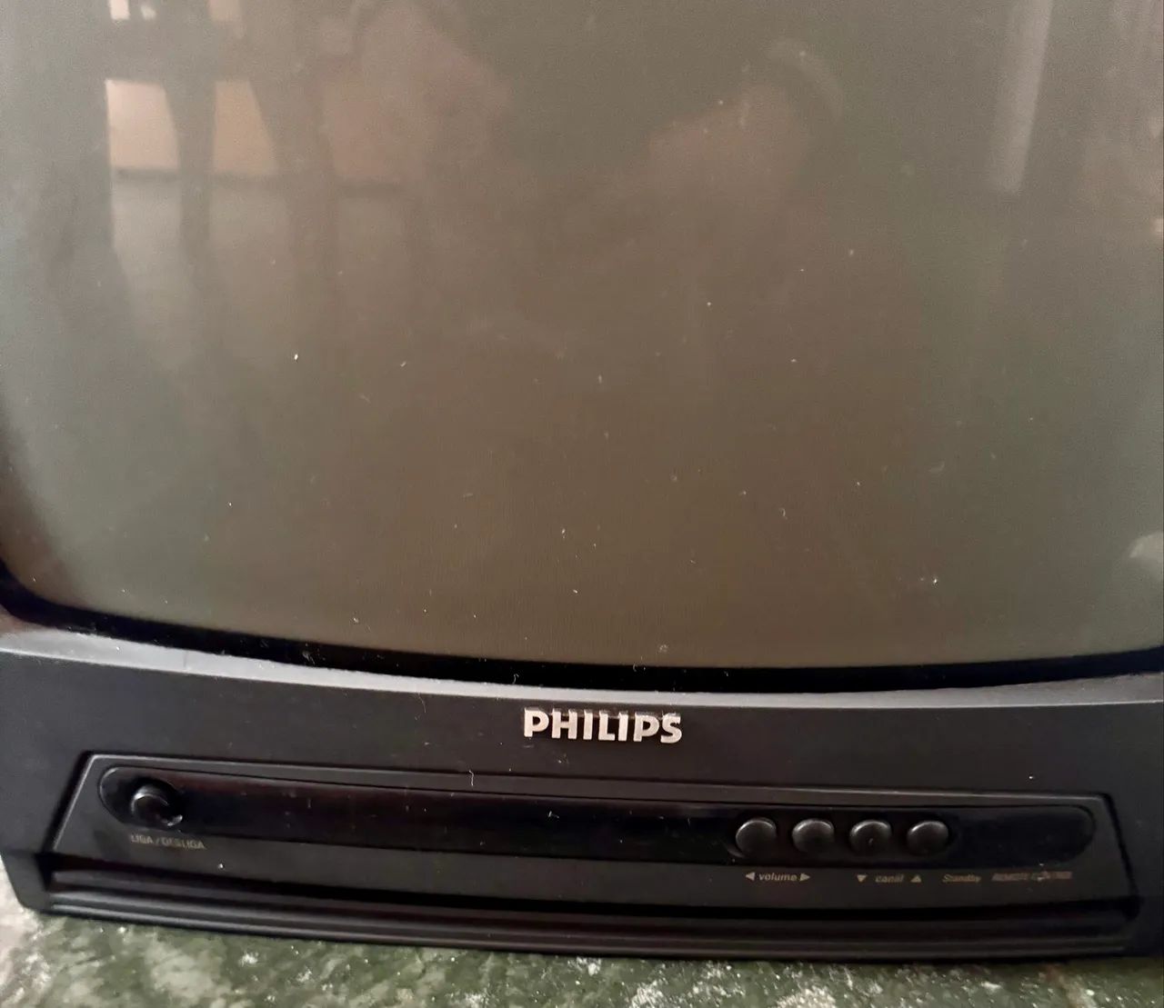Vende-se TV Phillips 14 polegadas de tubo - Foto 2
