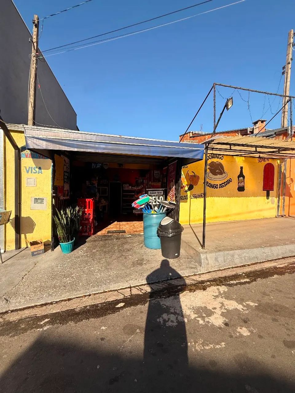 Vendo Casa com Mercearia em funcionamento 