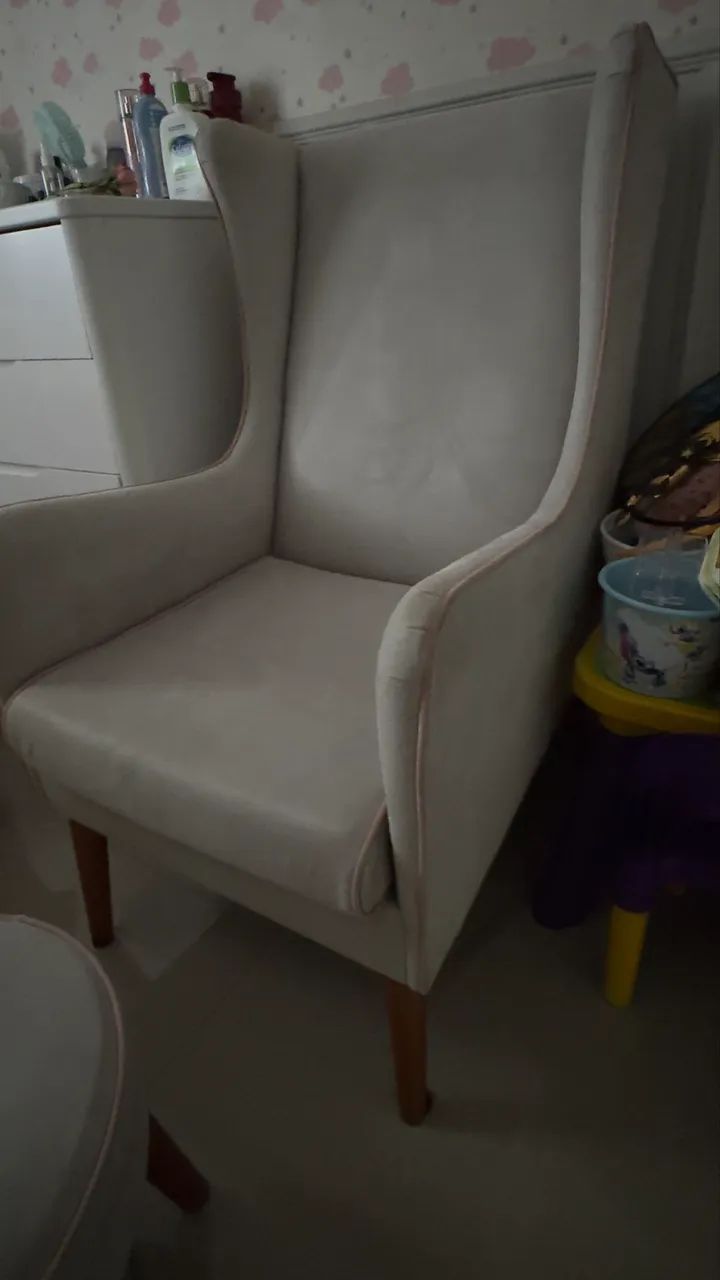 Poltrona de amamentação com puff  - Foto 4