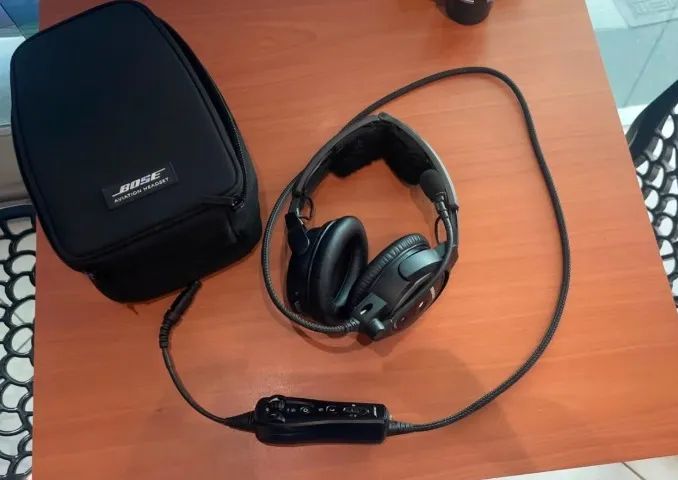 Headset Bose A20 Six Pin c/ Bluetooth