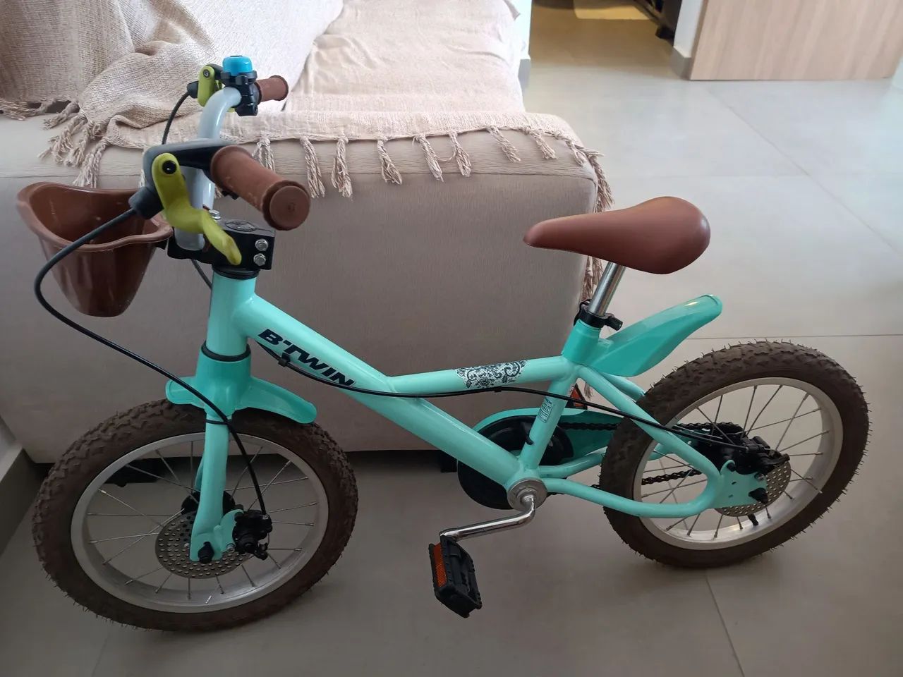 Bicicleta infantil aro 20 bom estado. - Foto 2