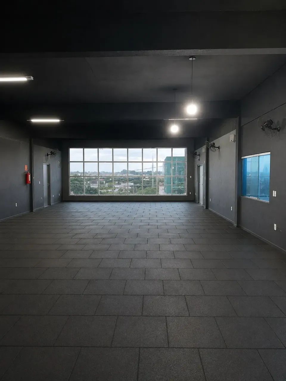 ALUGA-SE PRÉDIO COMERCIAL NO ARAÇAGY - AVENIDA PRINCIPAL. - Foto 3