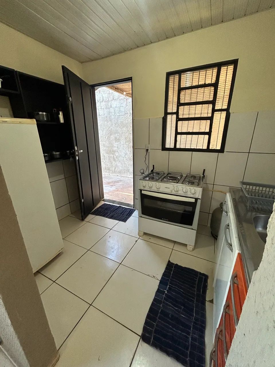 CASA COM ÓTIMA LOCALIZAÇÃO  - Foto 6