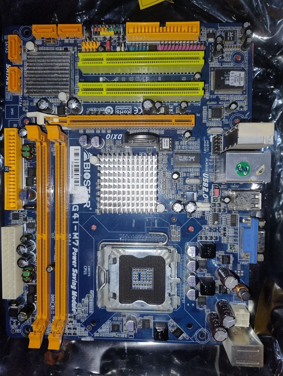 VENDO CPU USADO COM DEFEITO É MAIS UMA PLACA MÃE COM DEFEITO TAMBÉM VALOR SIMBÓLICO. - Foto 5