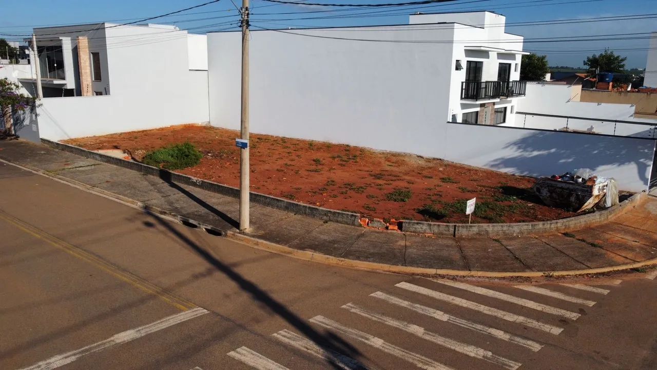 Excelente terreno de esquina - com projeto aprovado de 17 Studios  - Foto 4