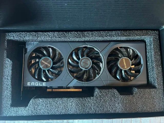 RTX 4060 8 GB GIGABYTE EAGLE OC - USADA - Foto 3
