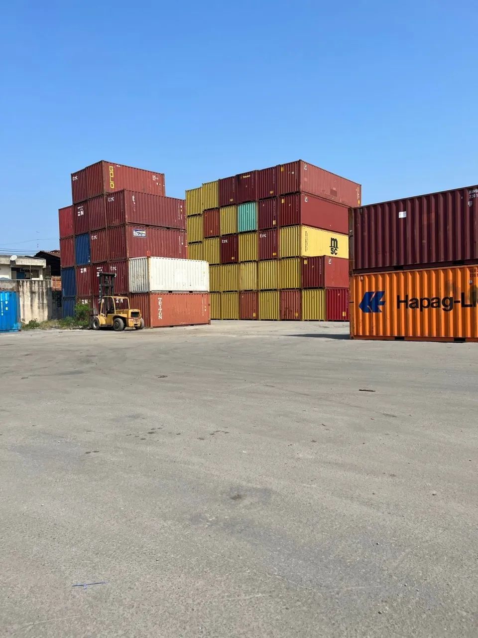 Container em terminal  - Foto 4