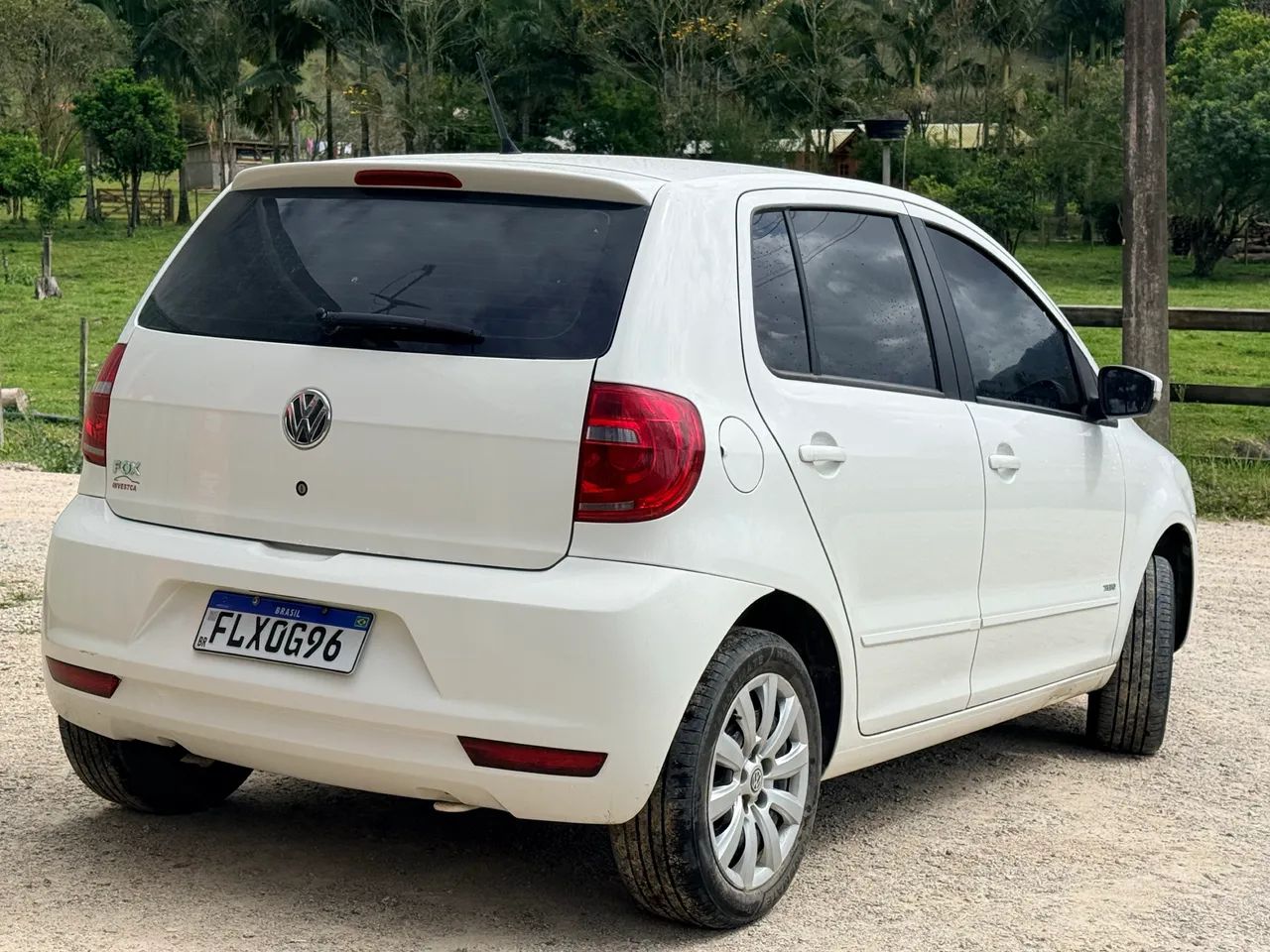 Volkswagen Fox 1.0 MI Total Flex 8V 5P 2014 - Foto 2