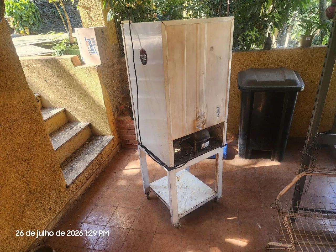 Frigobar electrolux RE120 + base com rodizio  - Foto 3