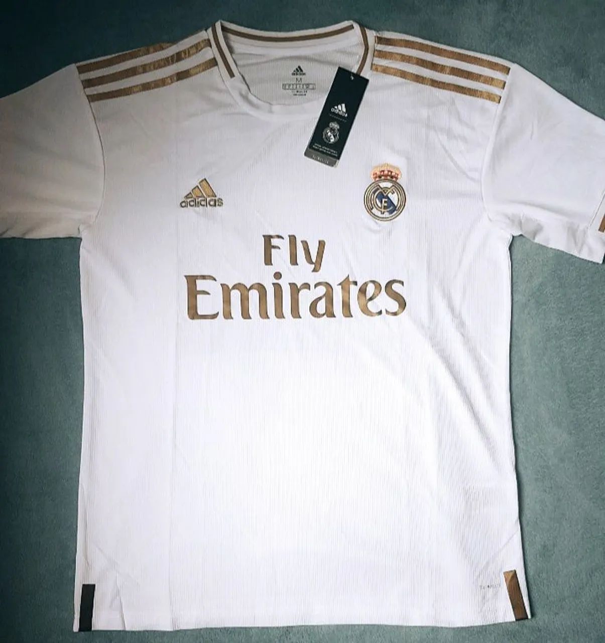 Lote com camisas de futebol e basquete - Foto 3