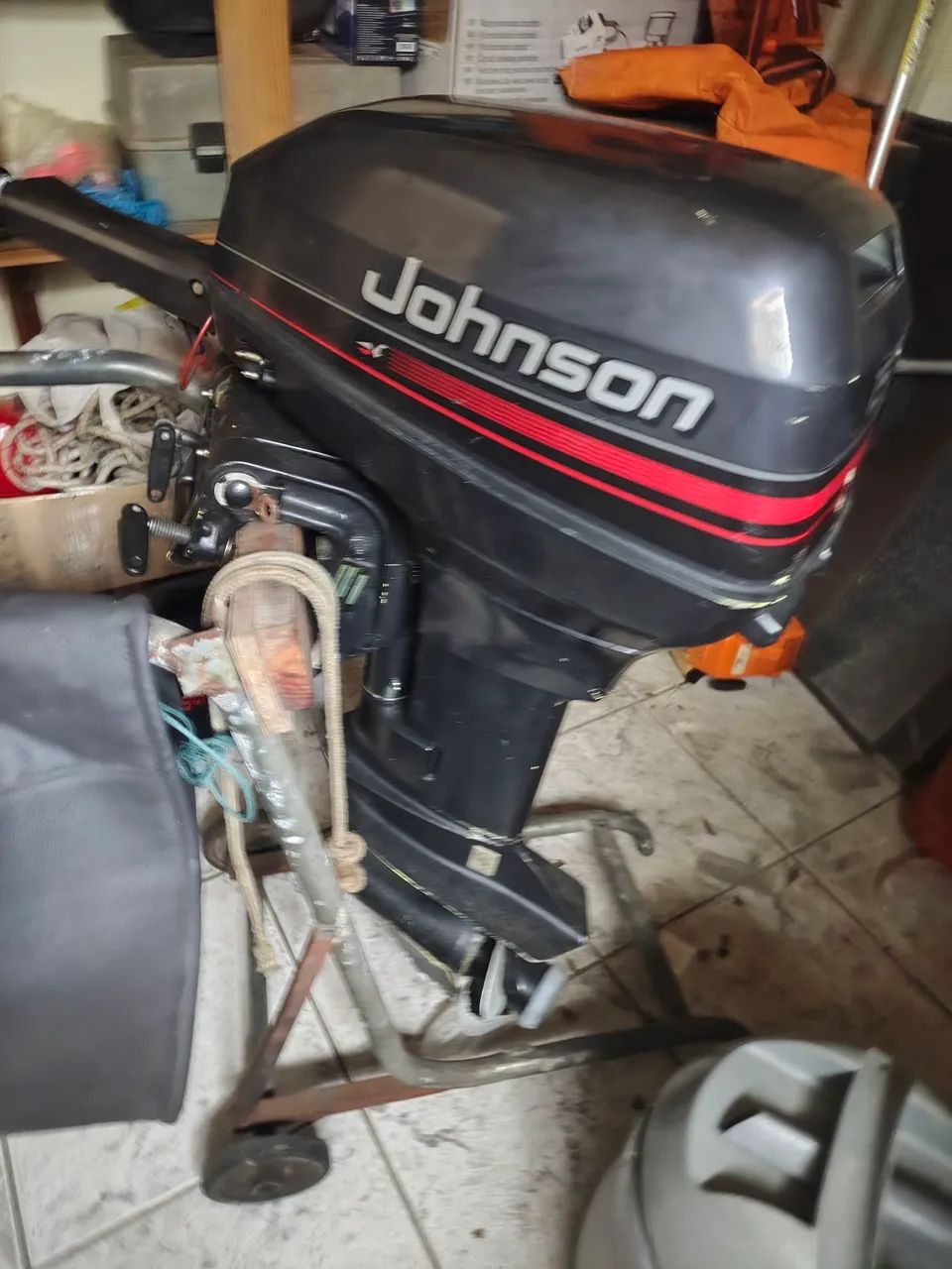 Barco de alumínio com 5 mts com motor Jhonson 15 hp - Foto 3