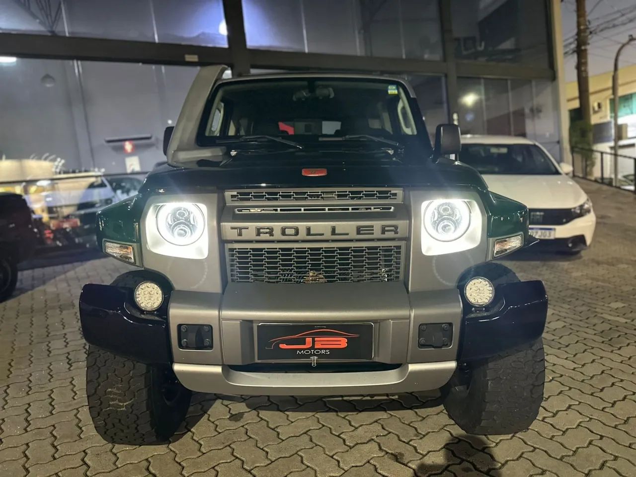 Troller T-4 2018