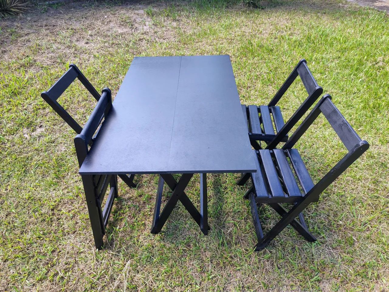 Mesa 1,20x70 4 cadeiras dobráveis imbuia ou preto  - Foto 3