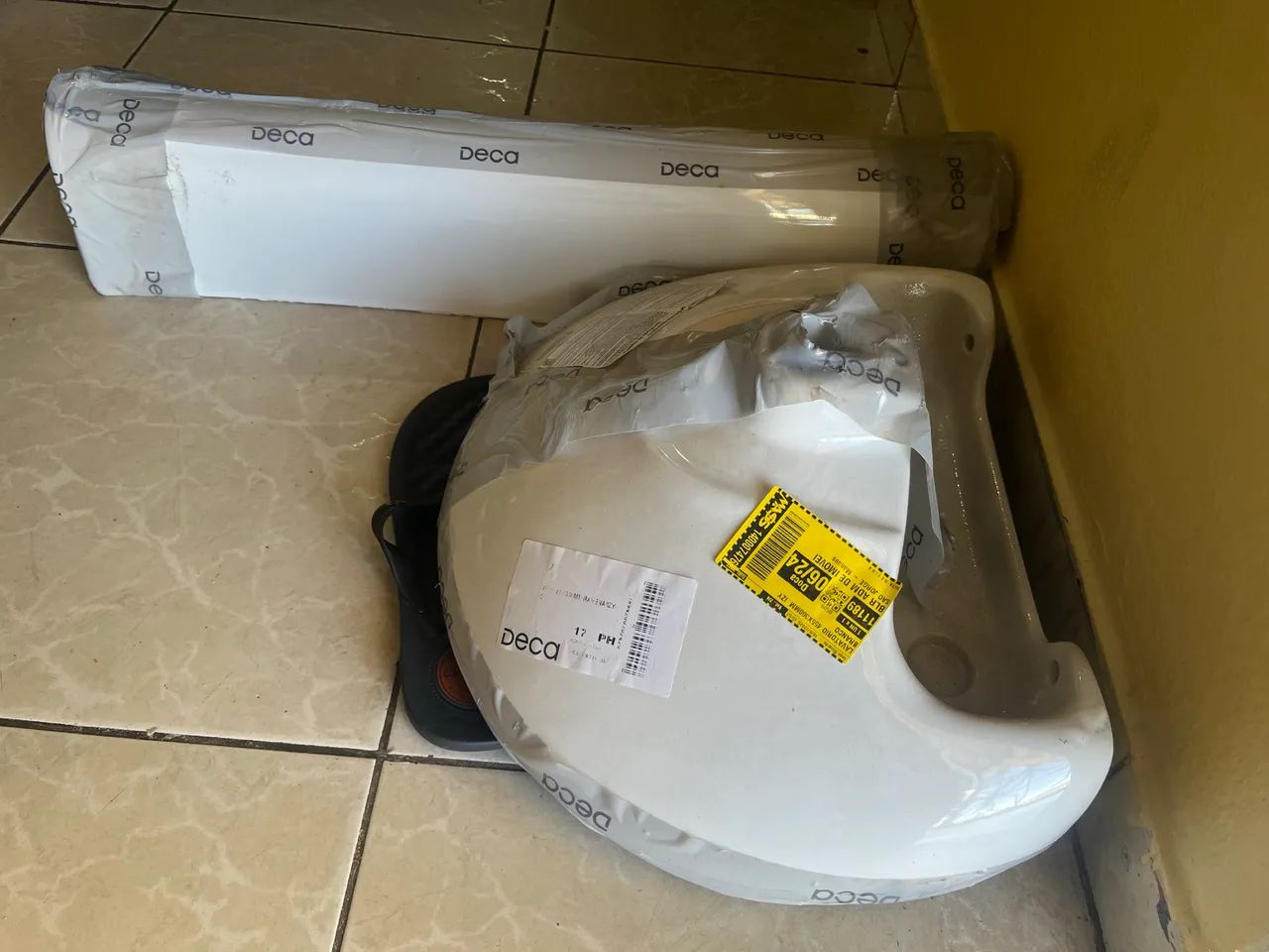 Vendo pia com coluna ( deca) - Foto 3