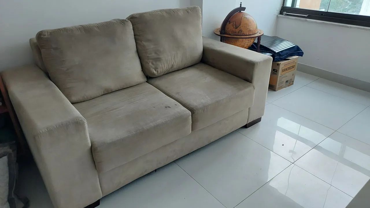 Sofá para 2 pessoas em camurça 