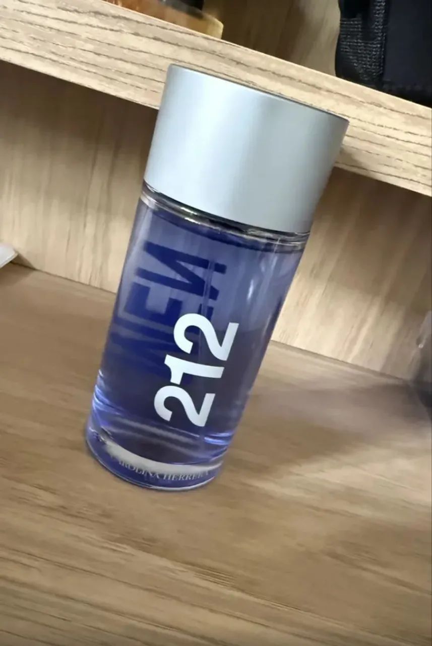 Perfume 212 Men 200ml - Foto 4