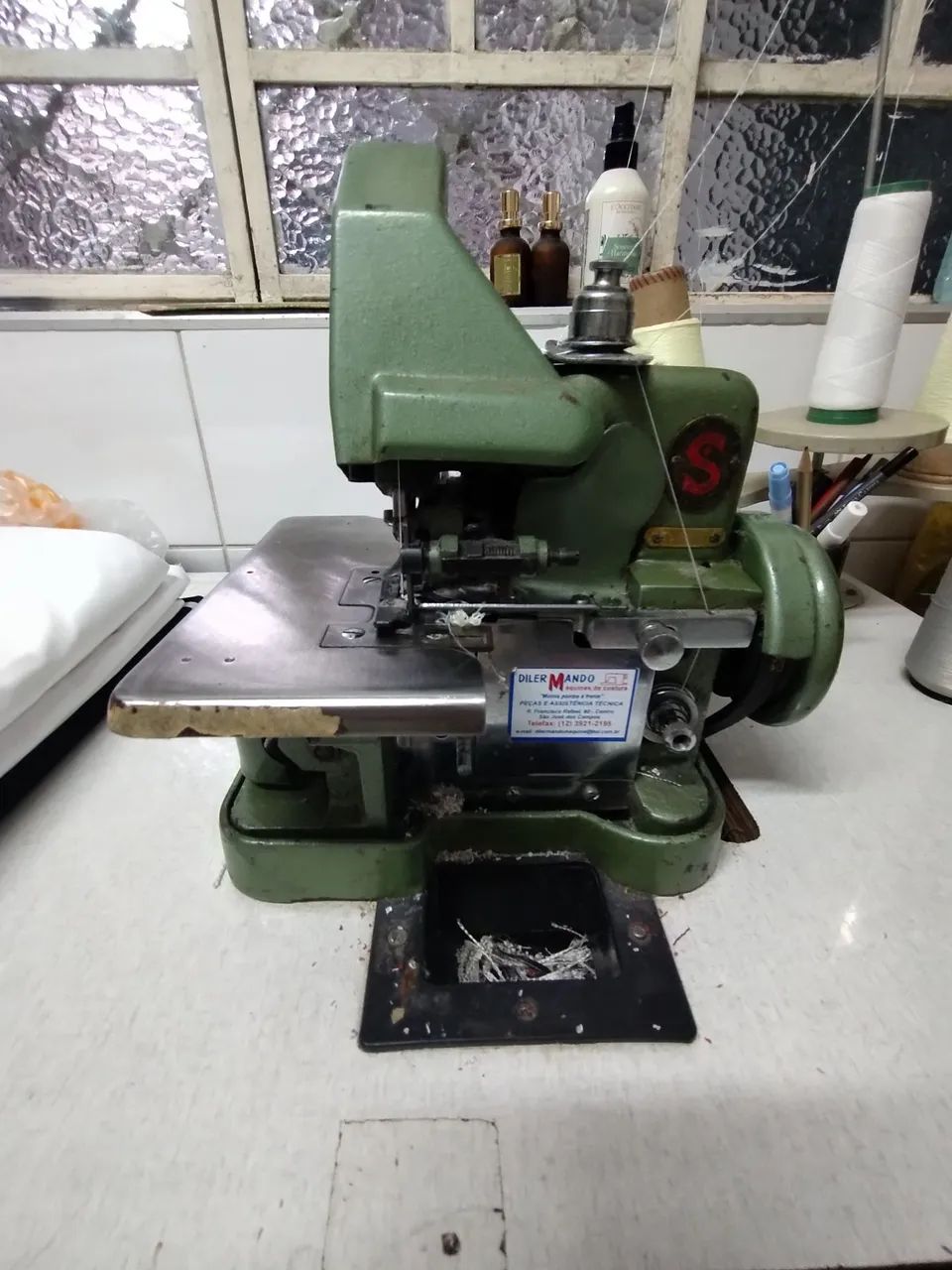 Máquina de Costura Singer e Overloque  - Foto 2