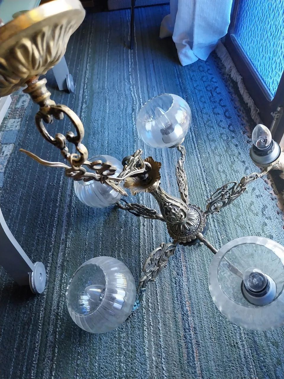 Lustre antigo de bronze  - Foto 2