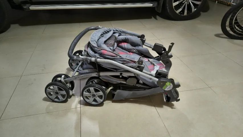 Carrinho de bebê Burigotto usado - Foto 2