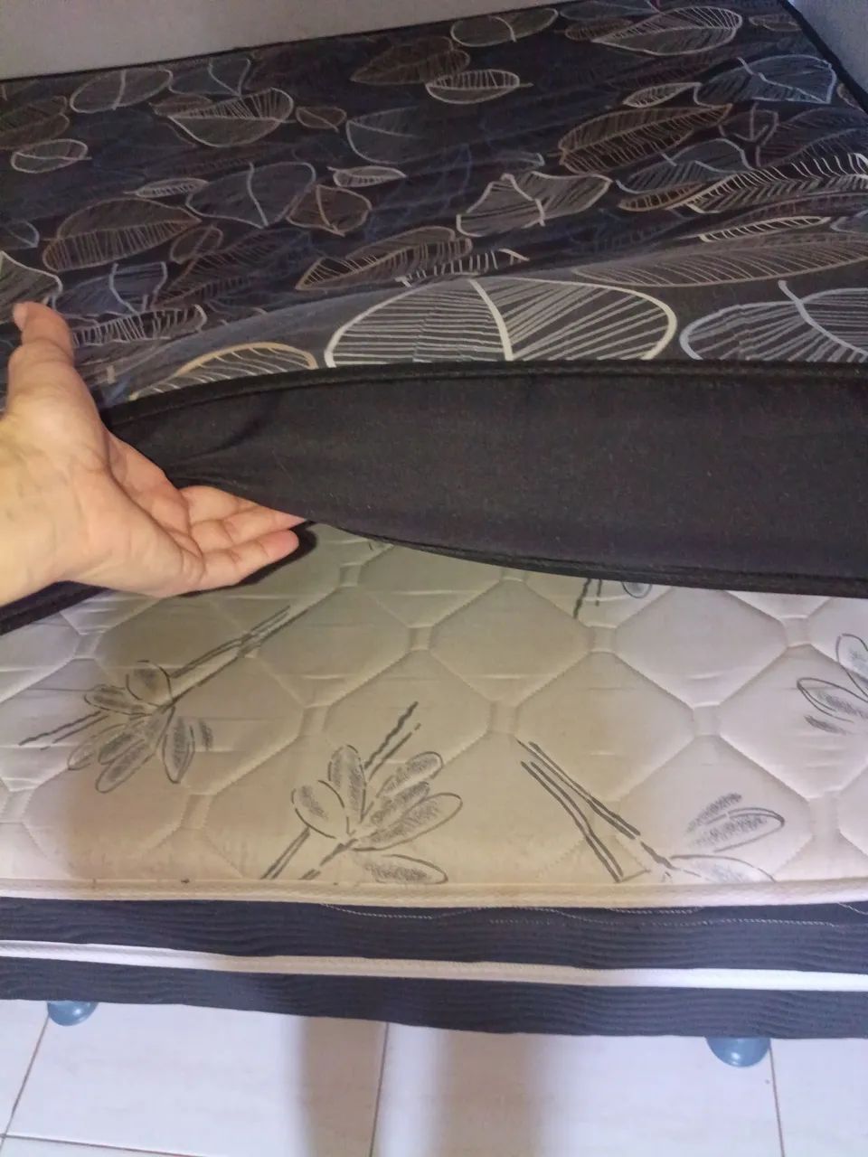 Vendo cama box com colchão e ventilador - Foto 2