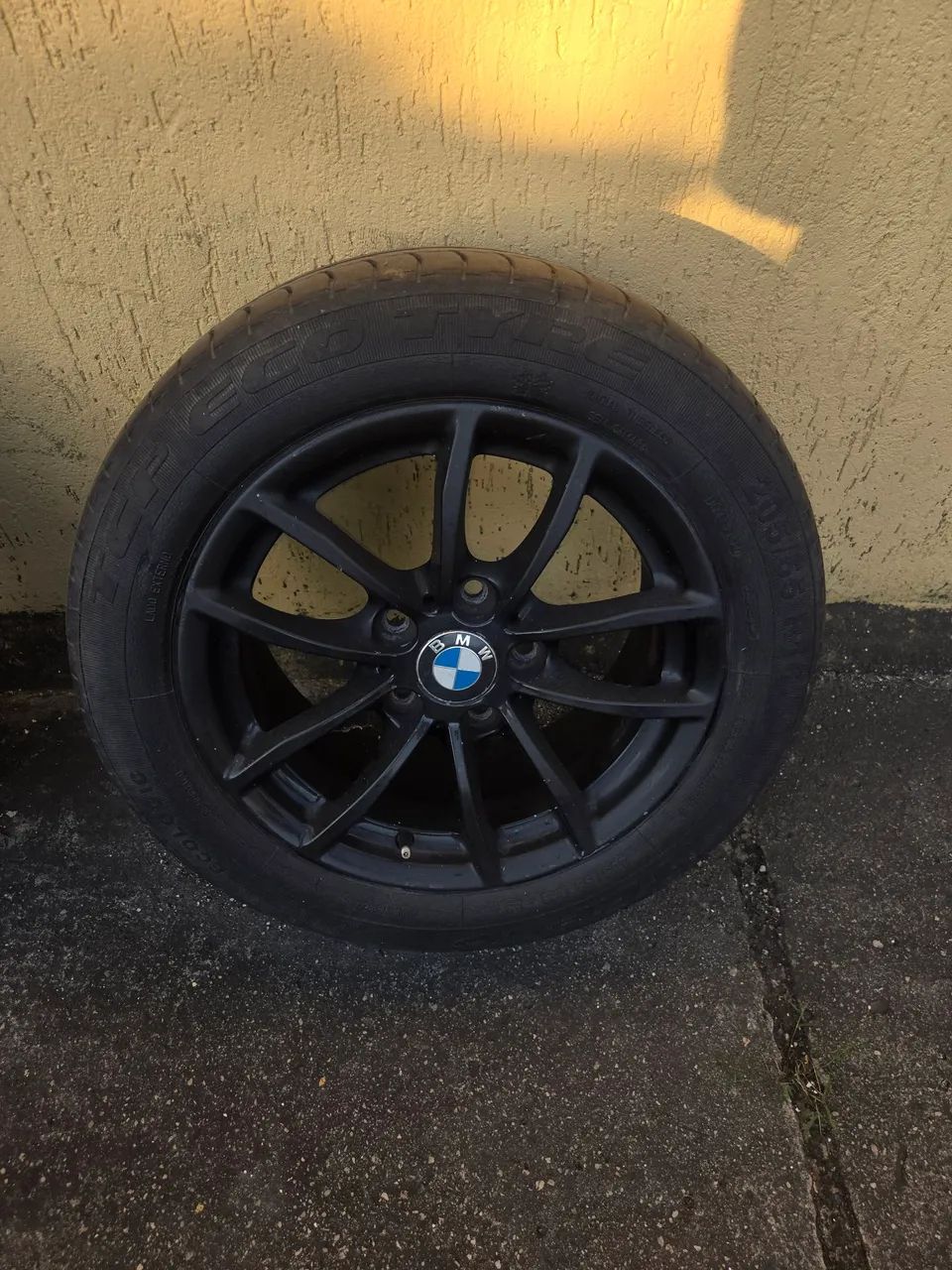 Roda 18 com pneu bmw 118