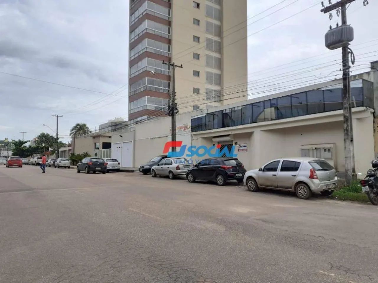 Prédio comercial para locação com amplo espaço e localização privilegiada. R: Presidente D