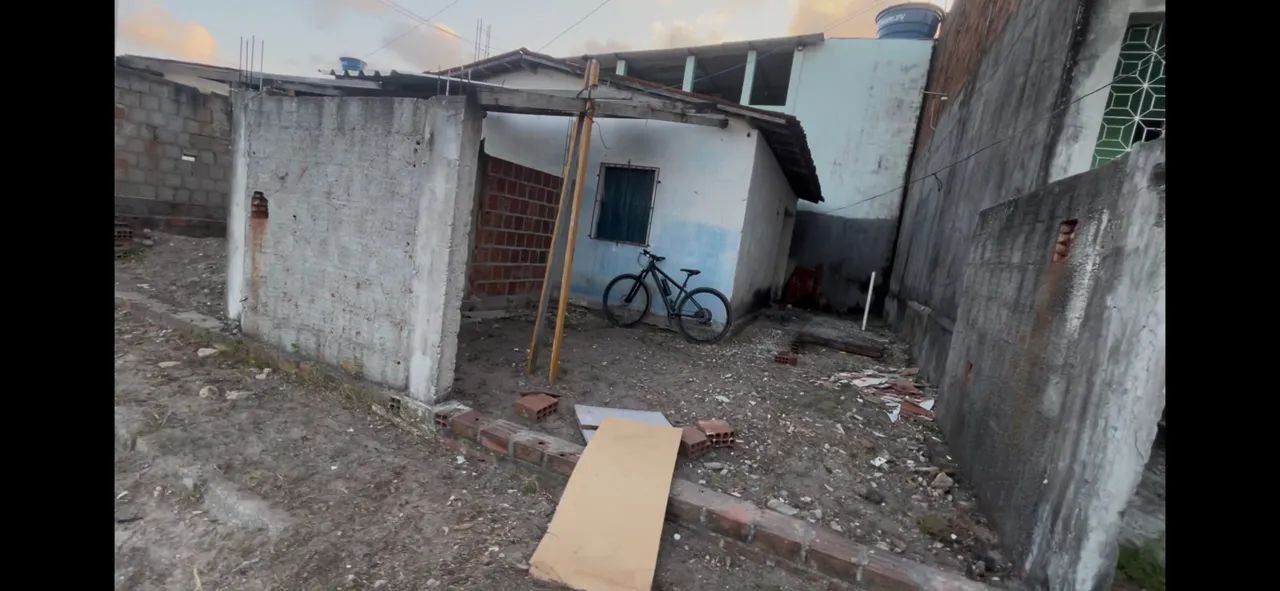 Vendo ou troco casa em boa localização com calcamento  - Foto 5