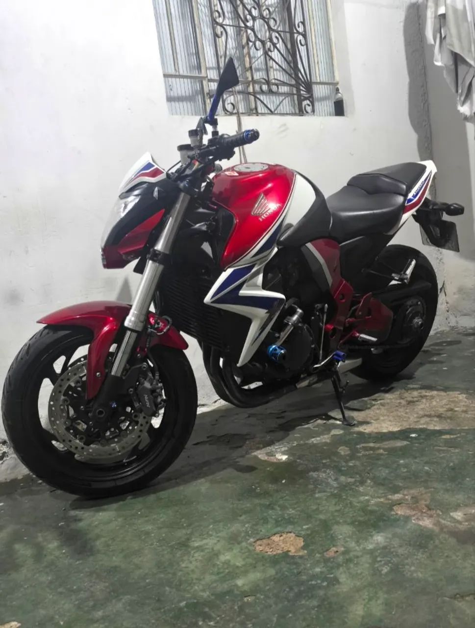 Cb1000 r (barracuda)