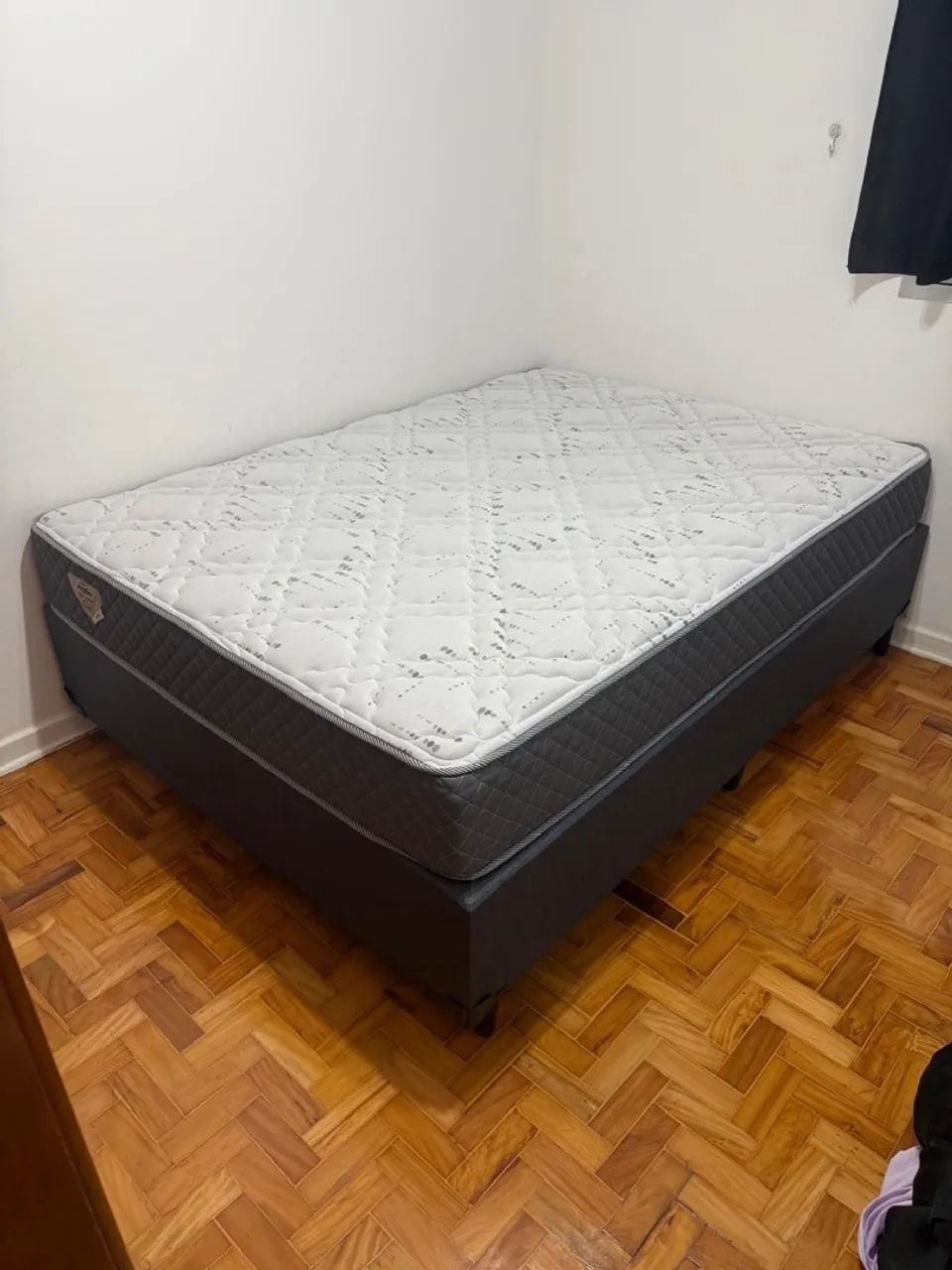 Vende-se Colchão com Base novo 
