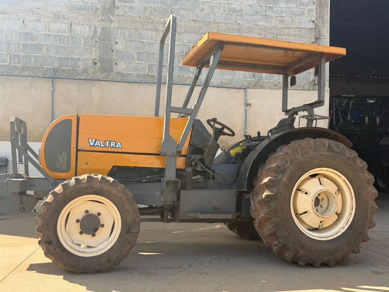 Trator Valtra BF 75 - Foto 5