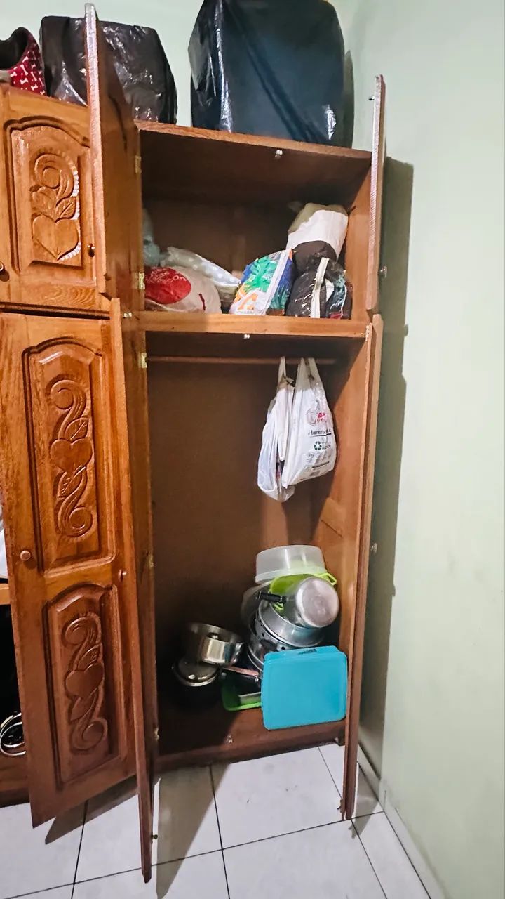 Guarda roupa de madeira  - Foto 4