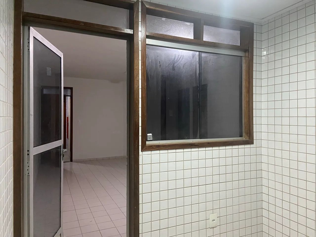 VAGA DE QUARTO PARA MULHERES