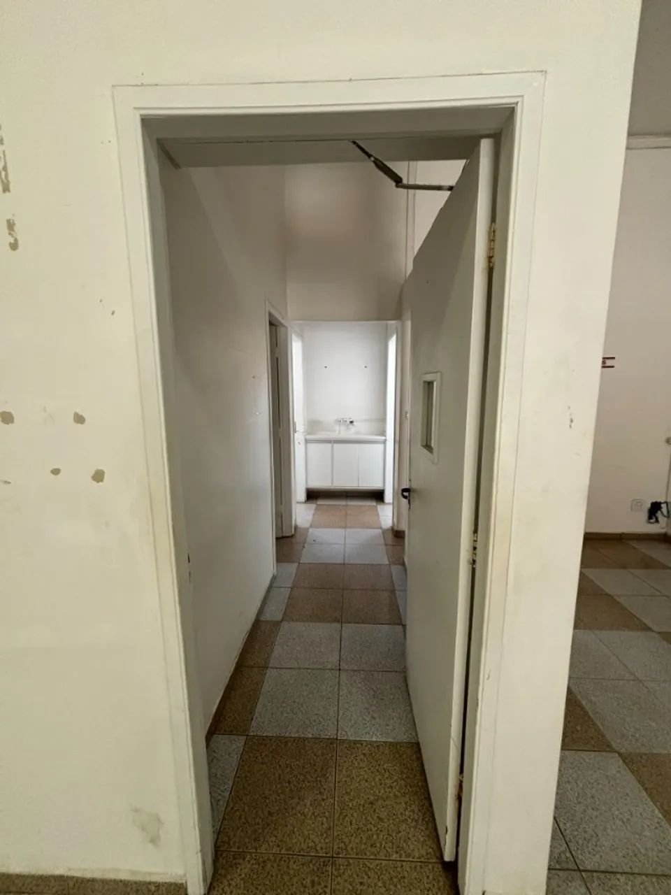 Ponto Comercial no começo do Bosque dos Eucaliptos - Foto 5