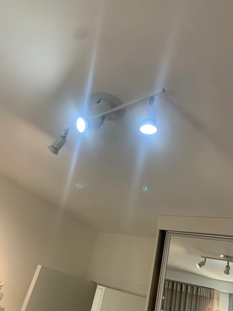 Iluminaria 3 direcionadores branca 
