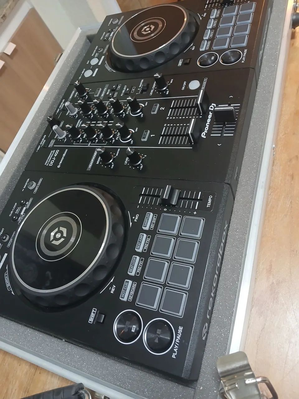 Ddj400 com case novos! - Foto 3
